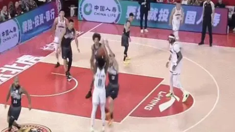 大乐透期号专家推荐：雄鹿对尼克斯比赛深度质合分析